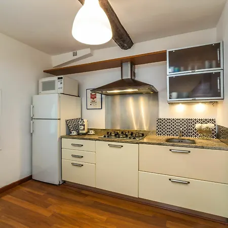 Charliz 2 Apartment